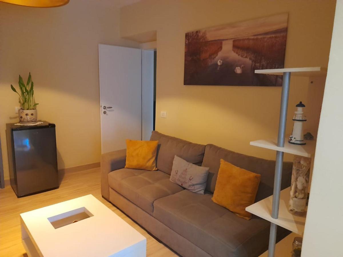 Saranda Beach Apartment * Sarande