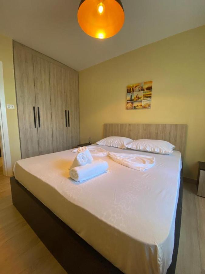 Saranda Beach Apartment